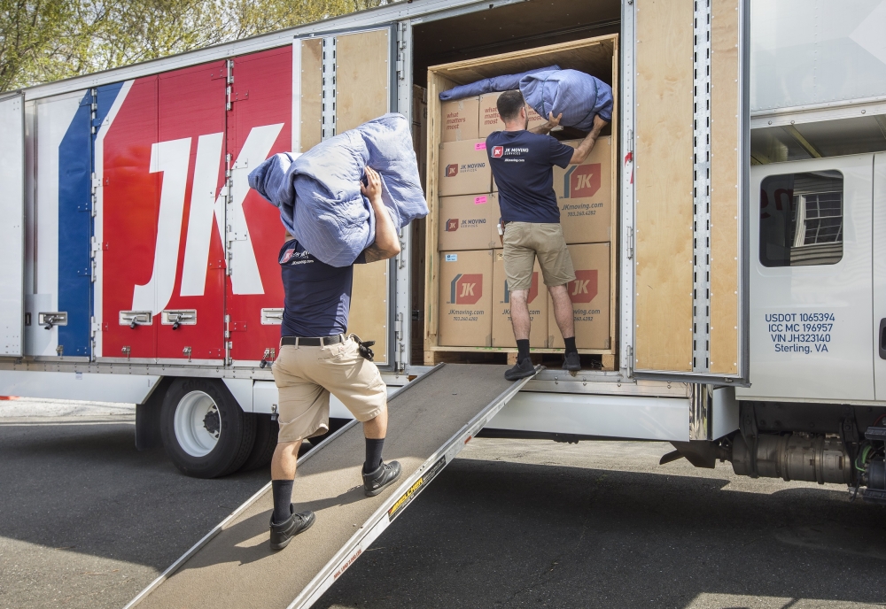 professional movers will help you stay organized