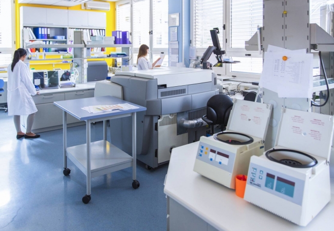 Lab equipment storage & delivery services