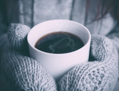 Hot drink for moving in cold weather