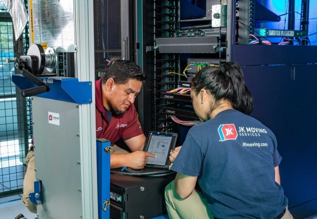 It Data equipment moves
