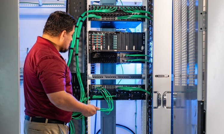 New deployment data center logistics