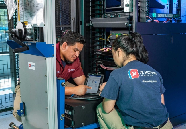 It Data equipment moves