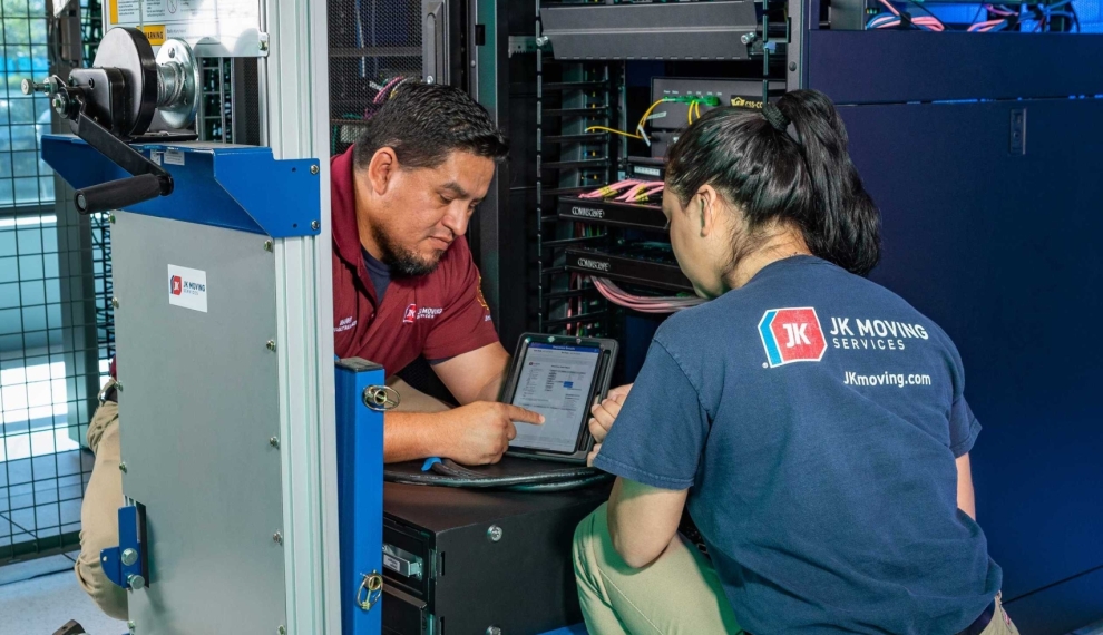 It Data equipment moves