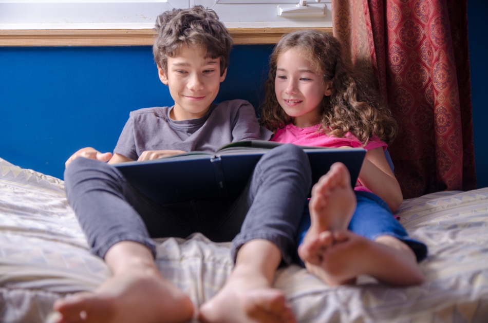 moving in winter with kids - reading nook