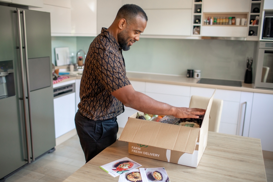 What happens to mail when you move - subscription box